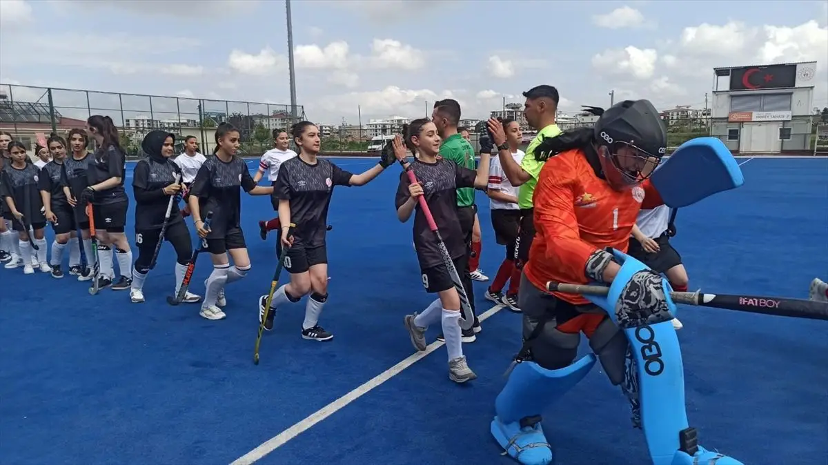 Osmaniye'de Gençler Hokey Turnuvası Coştu: 27 Takım Sahada