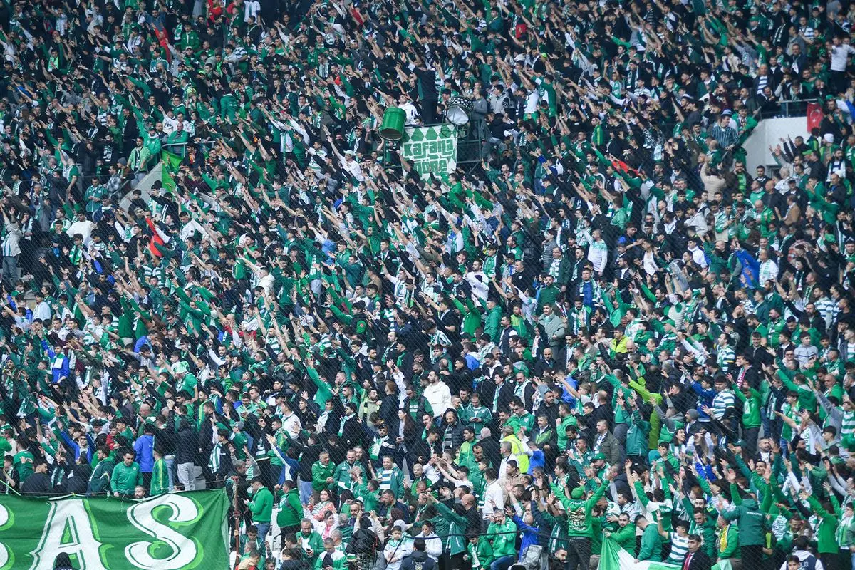 Bursaspor, Ankara Demirspor Maçını Daha Büyük Stadyuma Taşıma Planlarını Hızlandırıyor