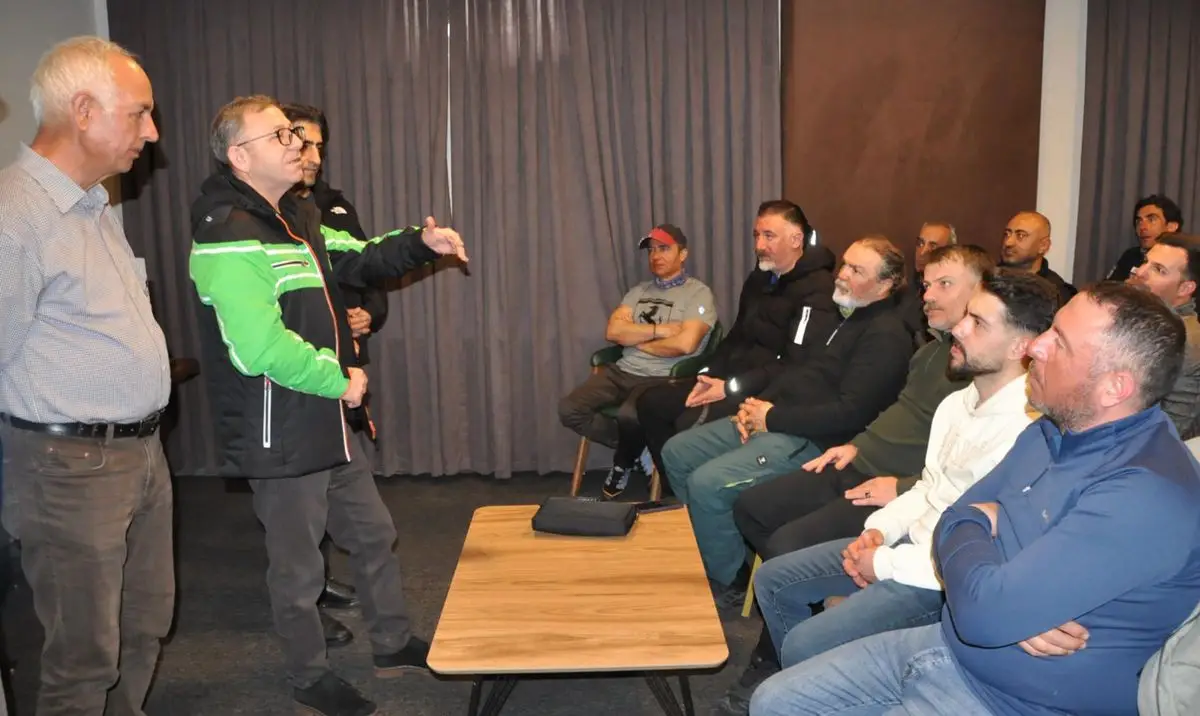 Sarıkamış’ta 350 Kayak Adayı Sertifikasını Aldı: Antrenörlük Eğitimi Tamamlandı