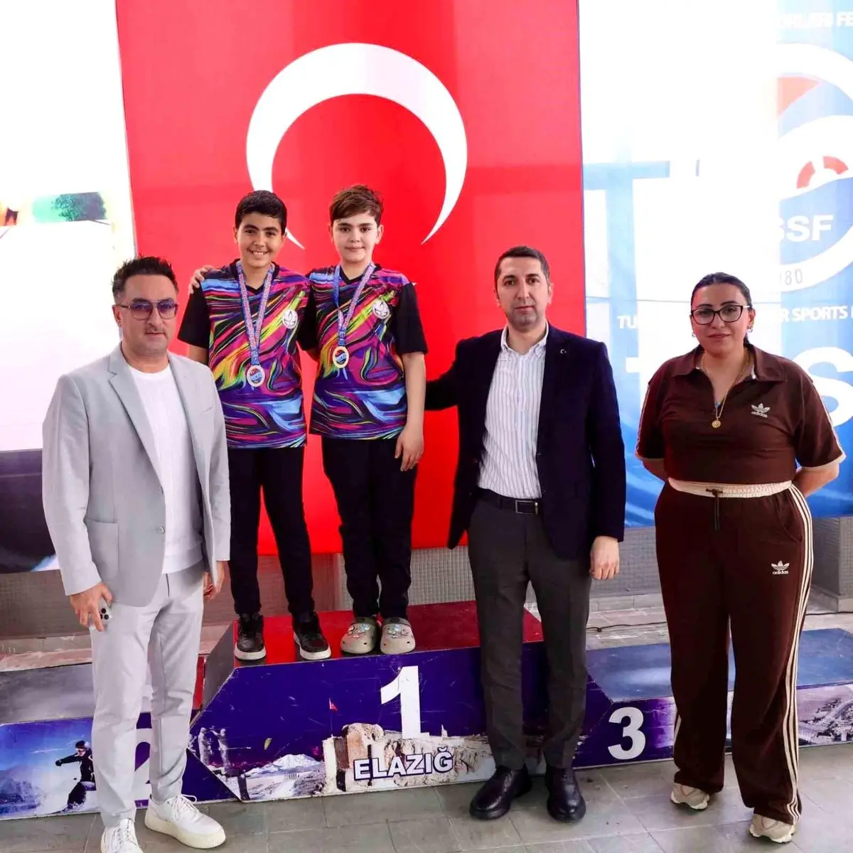 Elazığ'da Paletli Yüzme Şampiyonası 19 Yeni Rekorla Tarihe Geçti