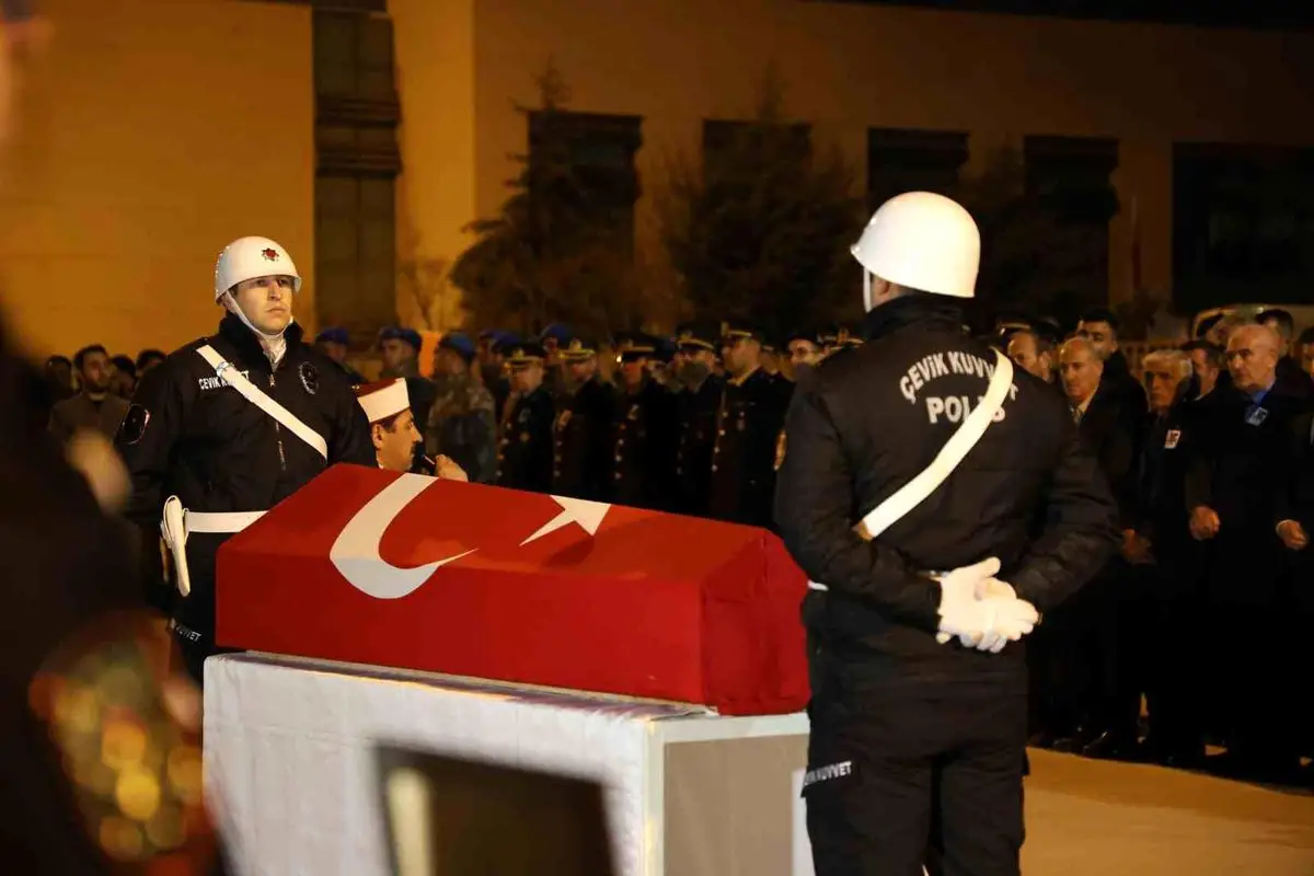 Elazığ’da Şehit Polis Memuru Seçkin Yalçın’a Duygusal Veda Töreni