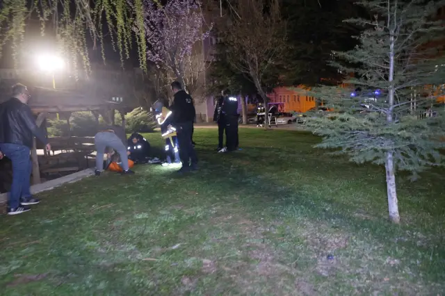 Olay yerinde polis ekipleri