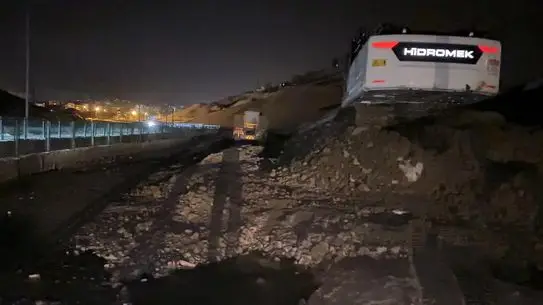 Heyelan sonrası temizlik çalışması