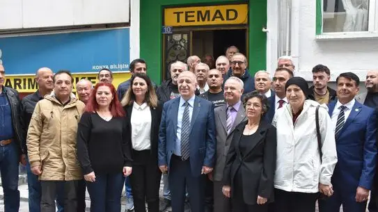 Ümit Özdağ dernek ziyareti