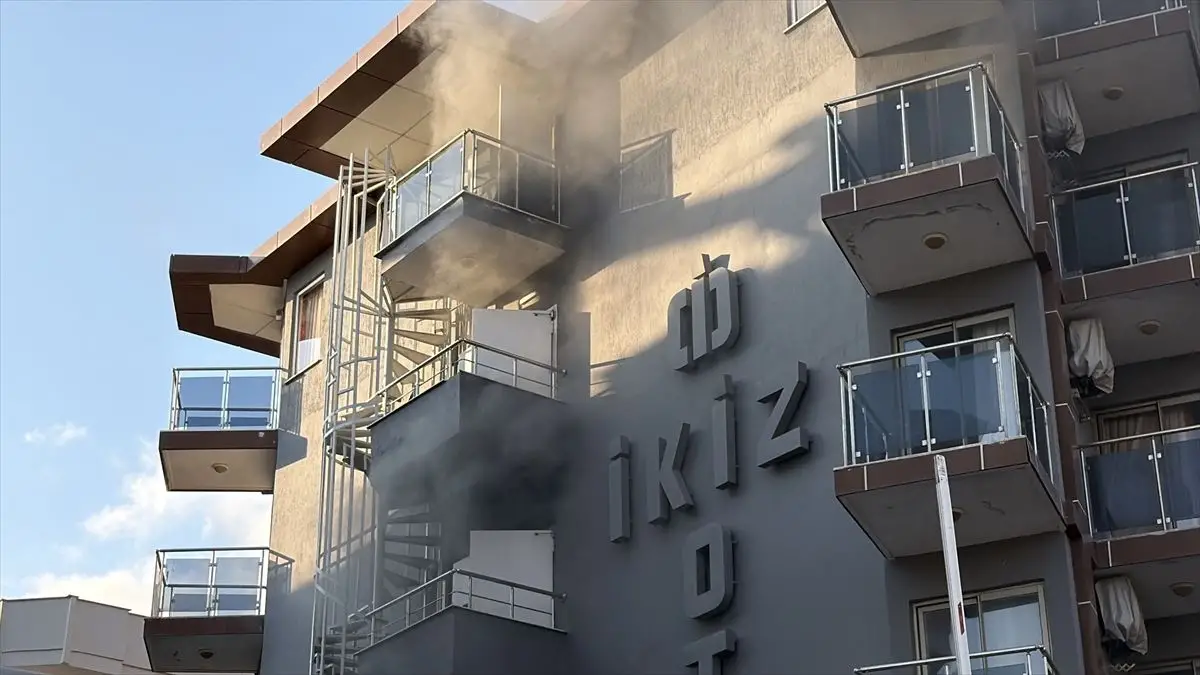 Alanya’da Tadilattaki Otelde Çıkan Yangın Kontrol Altına Alındı