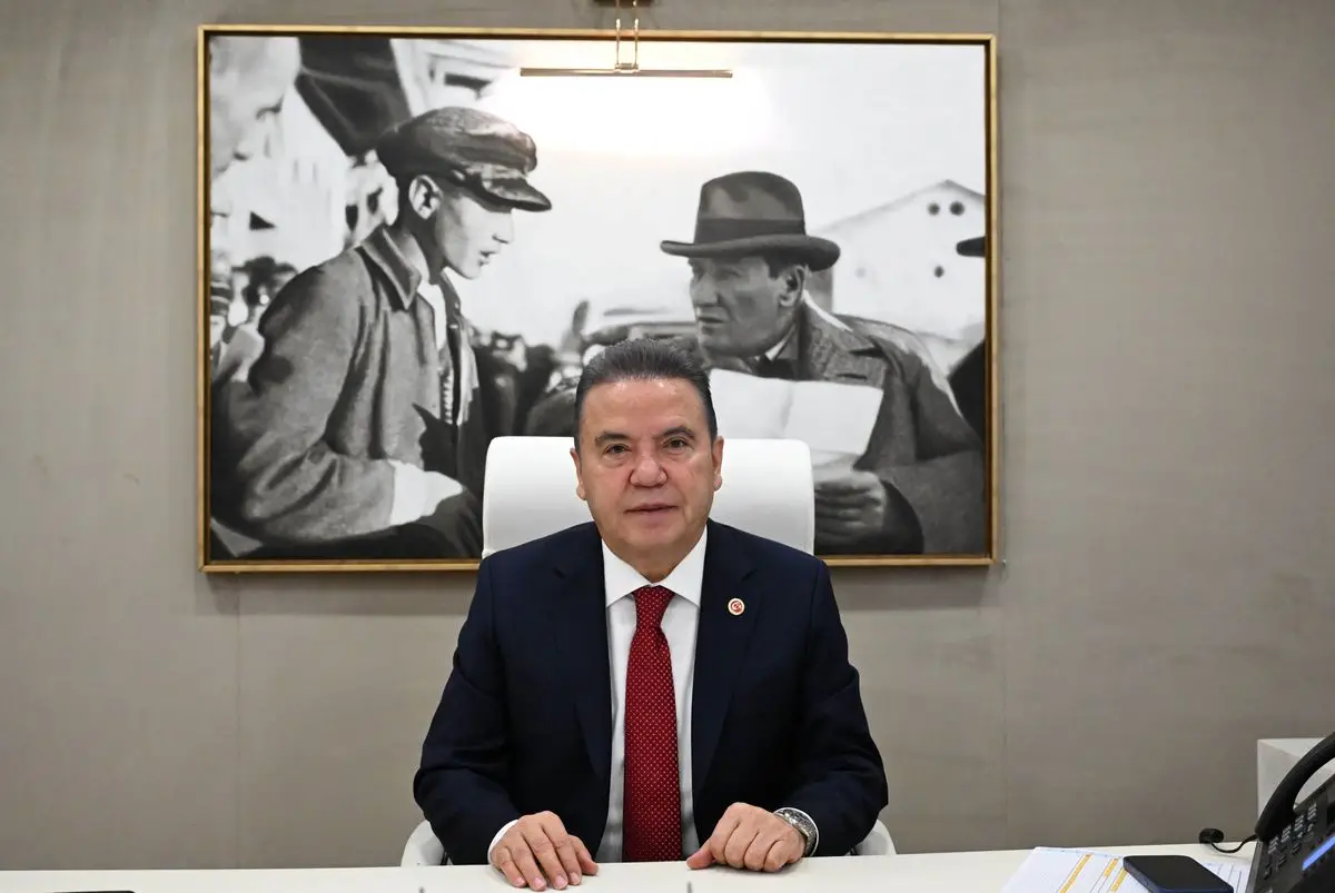 Antalya Büyükşehir Belediyesi'nde 399 Milyon Liralık Zimmet İddialarıyla Muhittin Böcek'e Tutuklama Kararı