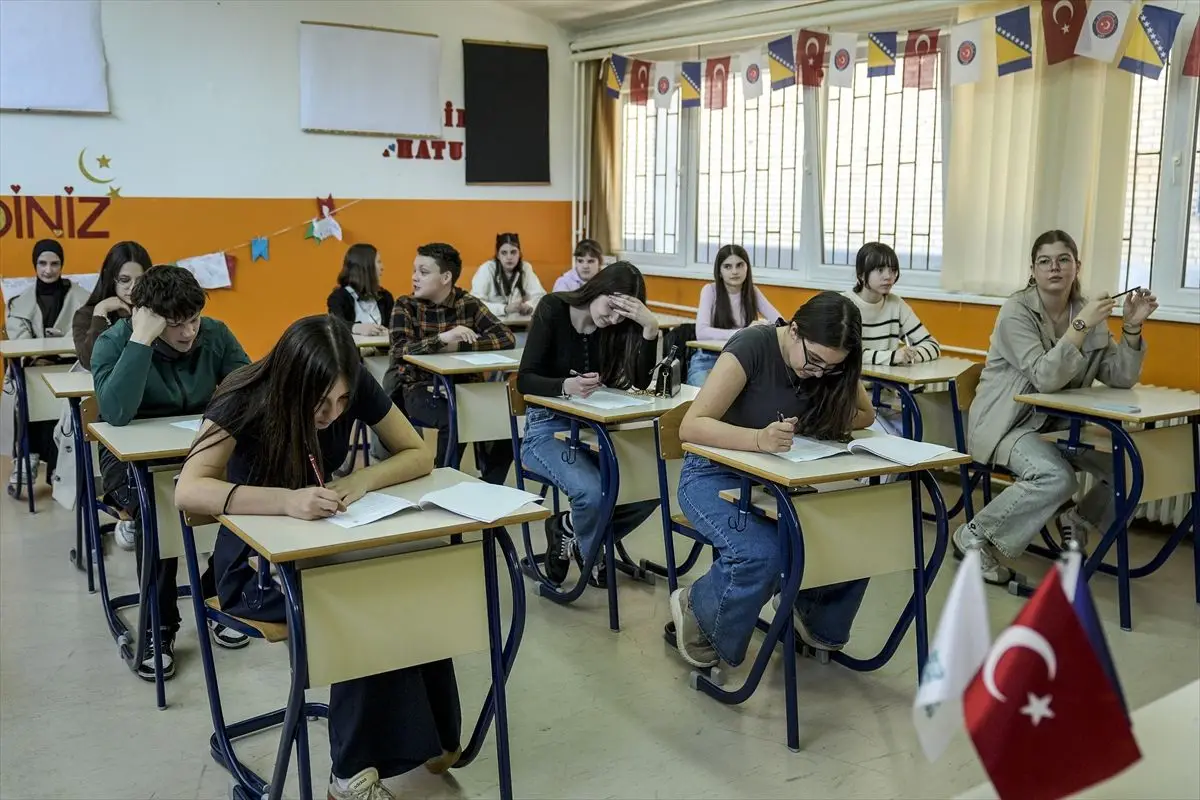 Saraybosna’da “Tercihim Türkçe” Programıyla Başarılı Öğrenciler Ödüllendirildi