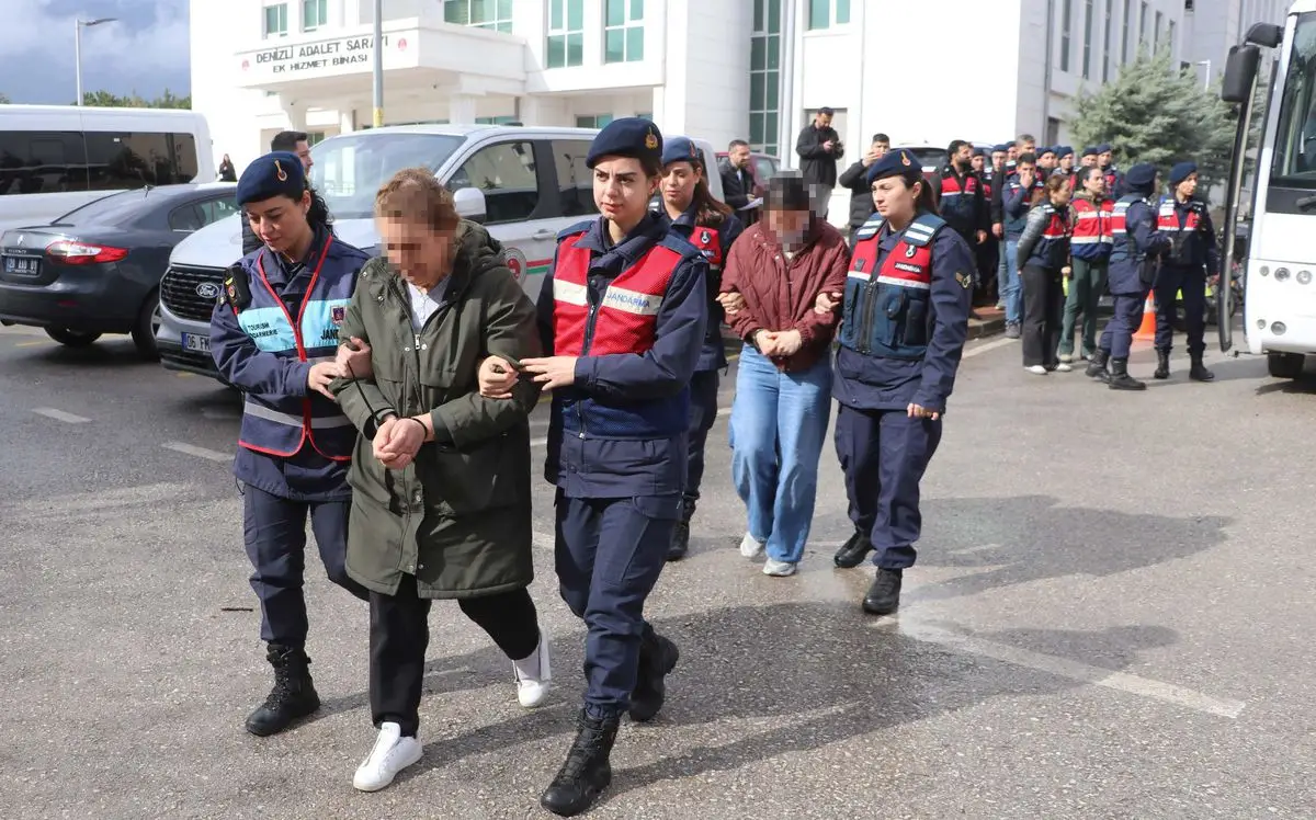 Denizli'de Sanal Dolandırıcılık Operasyonu: 14 Şüpheli Gözaltında, 2 Tutuklandı