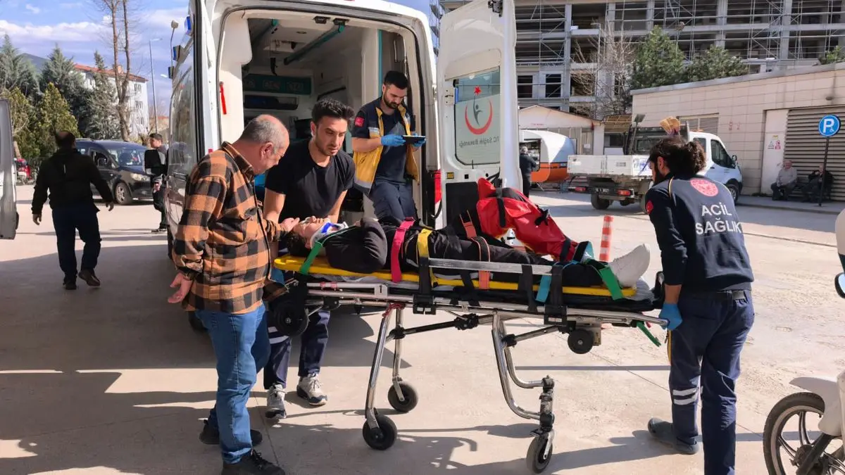 İnegöl’de Ehliyetsiz Sürücü Drift Sırasında Yayaya Çarptı