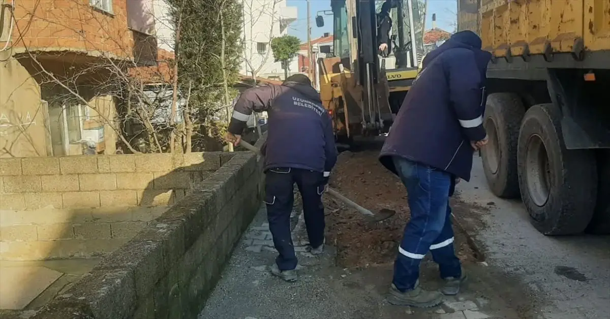 Edirne’de Nesiller Buluştu: Uzunköprü Anasınıfı Öğrencileri Yaşlı Bakım Merkezini Ziyaret Etti