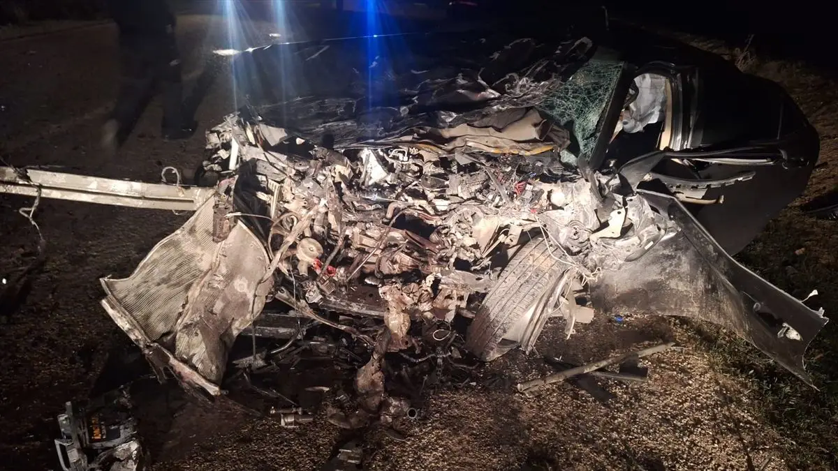 Eskişehir Günyüzü Kaymakamı Kurt, Trafik Kazasında Hafif Yaralı Olarak Hastaneye Kaldırıldı