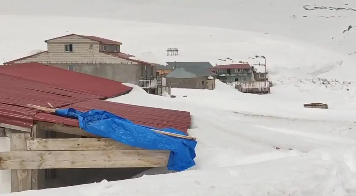 Bülbülan Yaylası’nda İlk Bahar İzleri: Karlar Çözülmeye Başladı