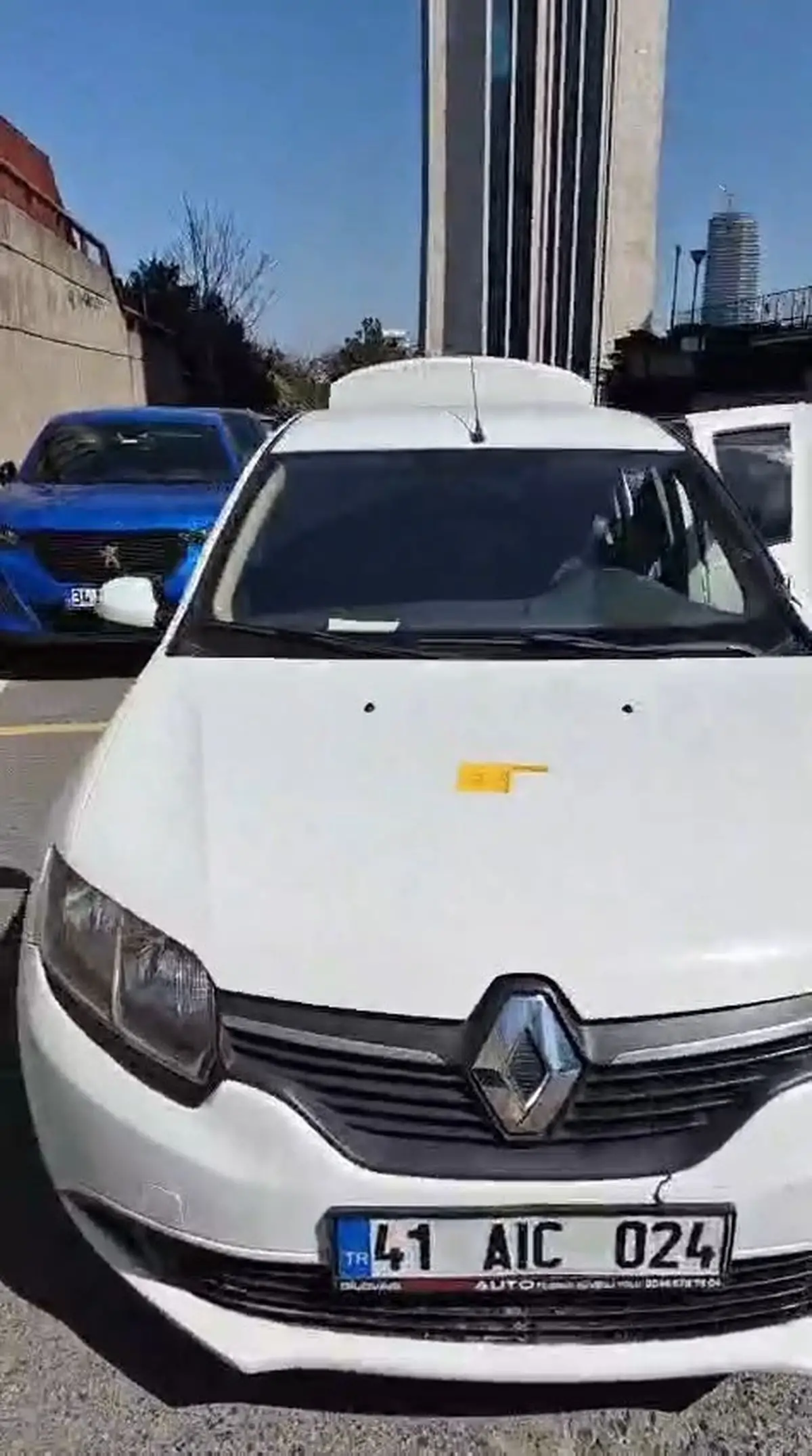 Beşiktaş'ta İsrail Konsolosluğu Önünde Şiddetli Çatışma: 1 Ölü, 2 Yaralı