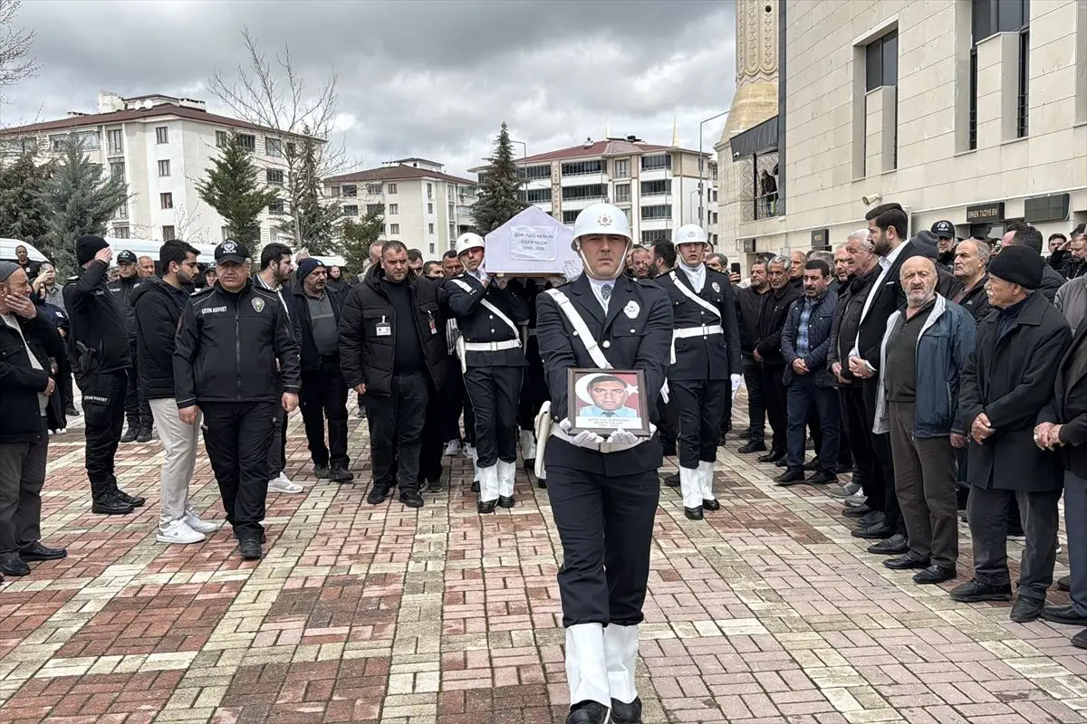 Elazığ’da Şehit Polis Memuru Seçkin Yalçın’a Veda: Aile ve Meslektaşlar Yürekten Ağladı