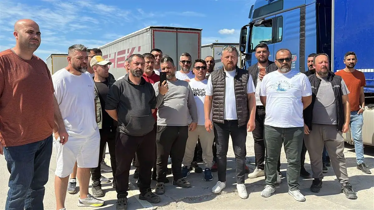 Kapıkule’de TIR Şoförleri 90 Saati Aşan Bekleme Sürelerine Karşı Protesto Başlattı