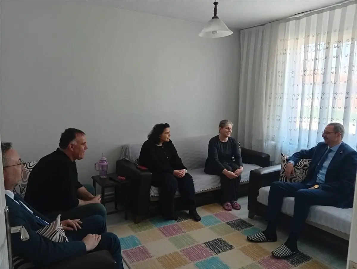 Pınarhisar’da Kaymakam Özderin’in Aile Ziyaretleri ve Yol Projeleri Hız Kesmeden Devam Ediyor