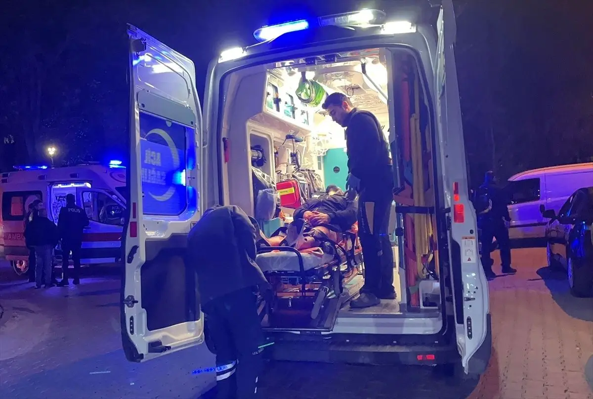 Nevşehir'de Alkol Tartışması Bıçaklı Kavgaya Dönüştü: 3 Yaralı