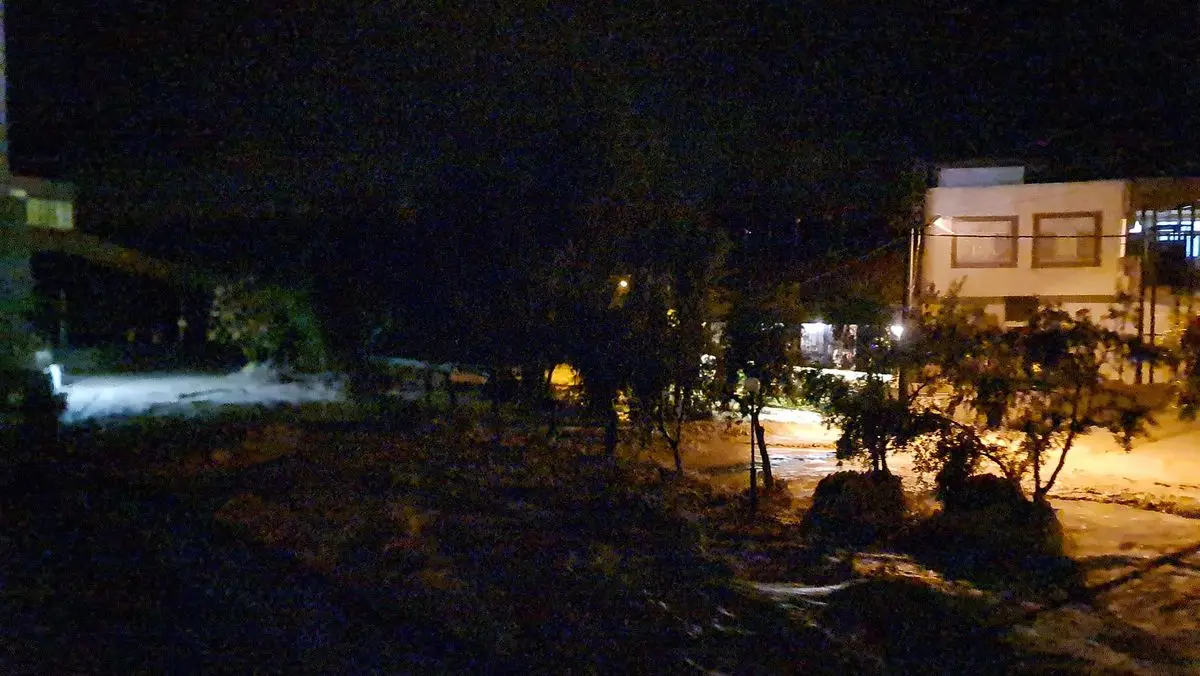 Osmaniye'de Şiddetli Sağanak Sonrası Bülbül Deresi Taştı, Evler Su Basıyor