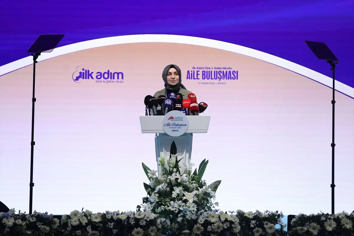 Sağlık Bakanı Kemal Memişoğlu, Konya’da İlk Adım Ebe Gebe Okulu Aile Buluşmasını Değerlendirdi