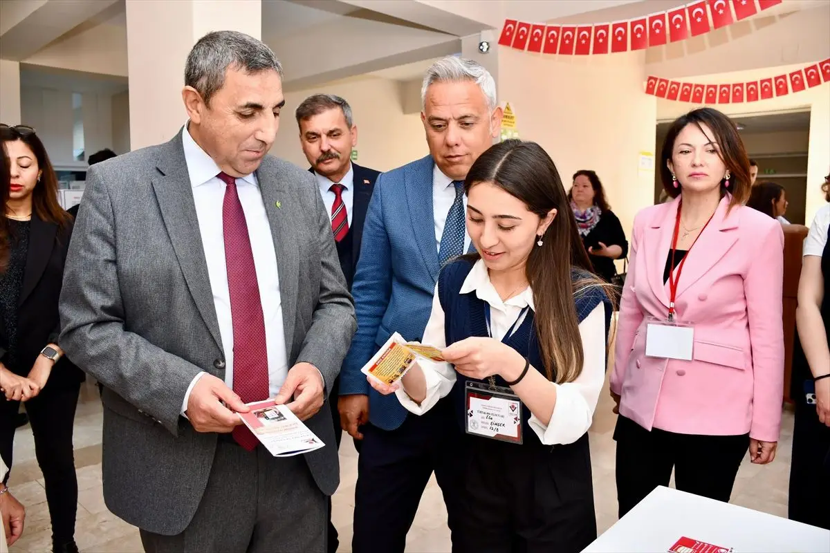 Silifke'de TÜBİTAK 4006 Bilim Fuarı Coşkusu