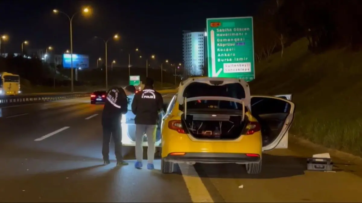 Sultanbeyli'de TEM Otoyolu'nda Yaya Trafik Kazası: Hayati Yaralanma