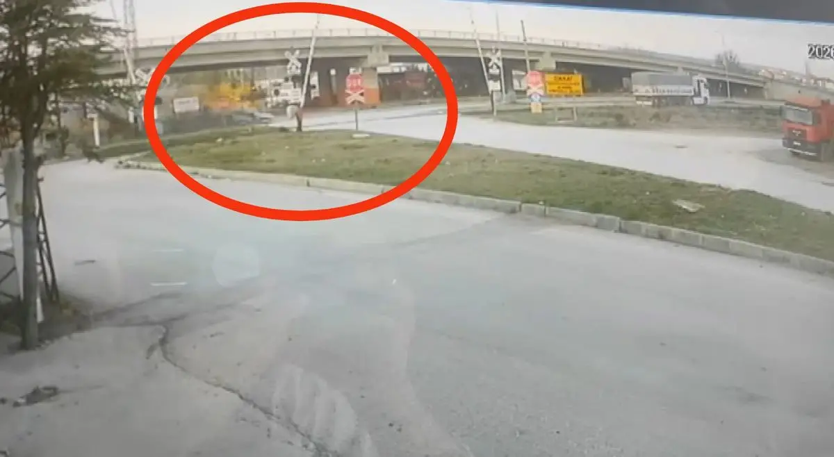 İlgin'de TIR Çarpması Sonrası Sürücü Hayata Yelken Açtı