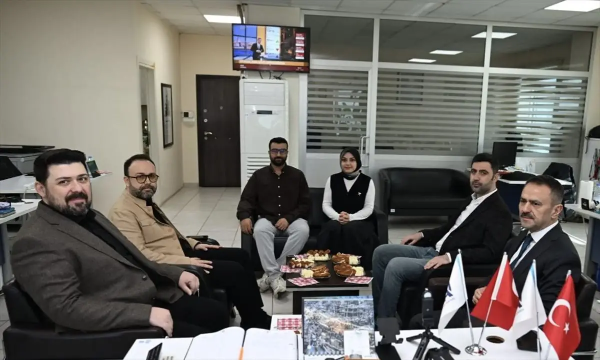 Kocaeli Valisi İlhami Aktaş, Anadolu Ajansı Kocaeli Bürosunu Ziyaret Etti