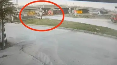 İlgin'de TIR Çarpması Sonrası Sürücü Hayata Yelken Açtı