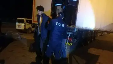 Erbaa’da İran Plakalı Tırda 18 Düzensiz Göçmen Yakalandı