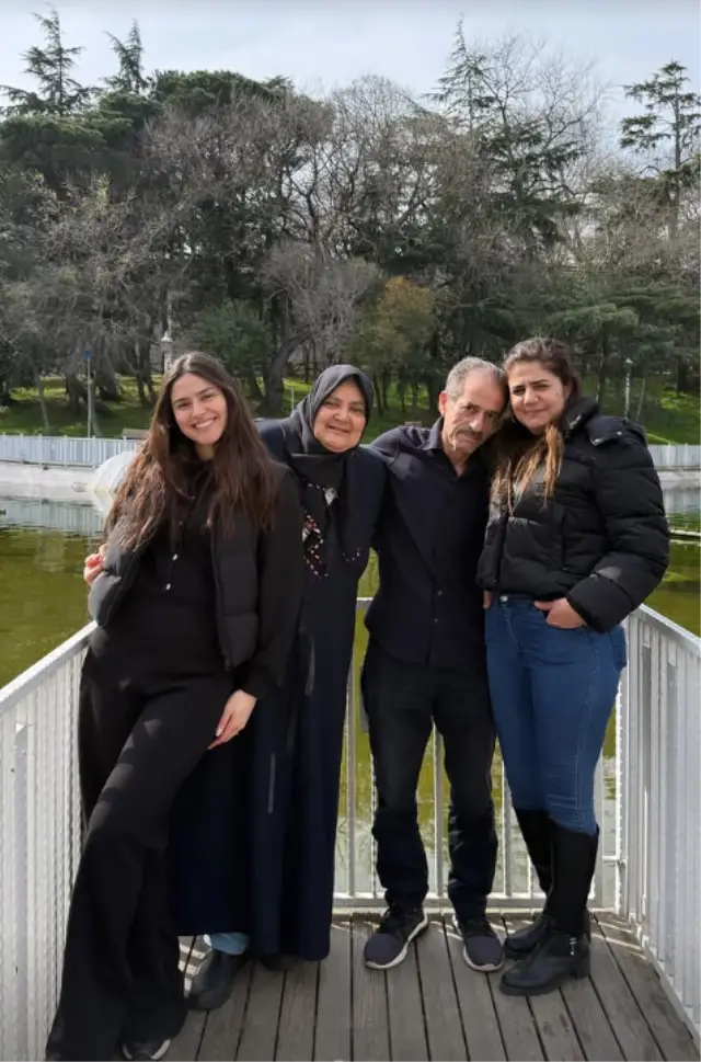 Ayşe Yüksel ve ailesi