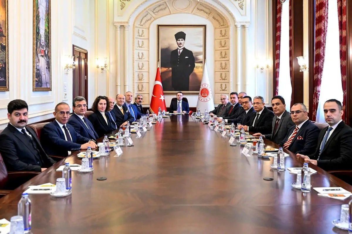 Bakan Gürlek'ten Yargıda Birlik Derneği'ne FETÖ Mücadelesindeki Katkılar İçin Teşekkür