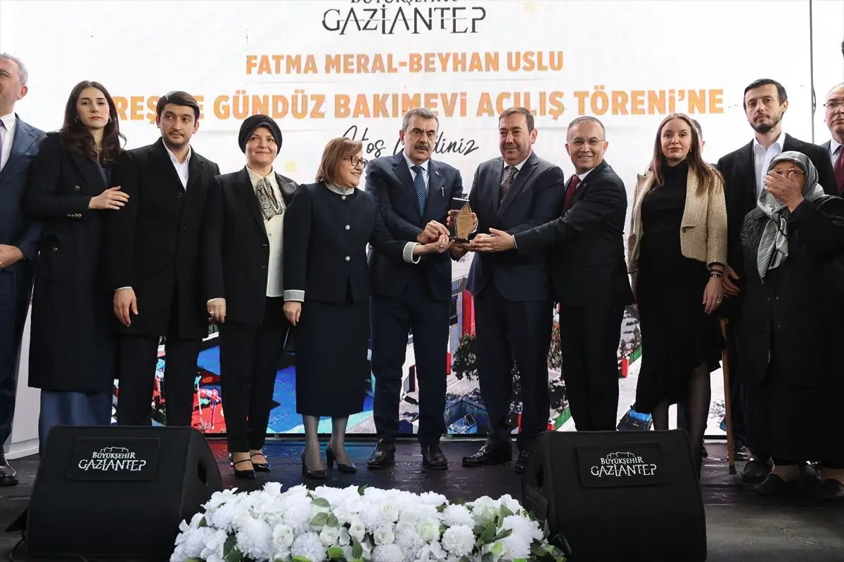 Eğitim Denetimi: Bakan Tekin, Denetimsiz Kurumlara Kapıyı Kapıyor