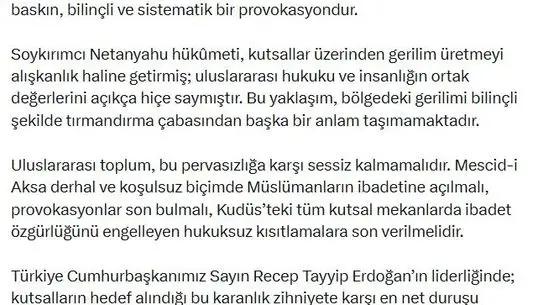 İletişim Başkanı Burhanettin Duran açıklama yaparken