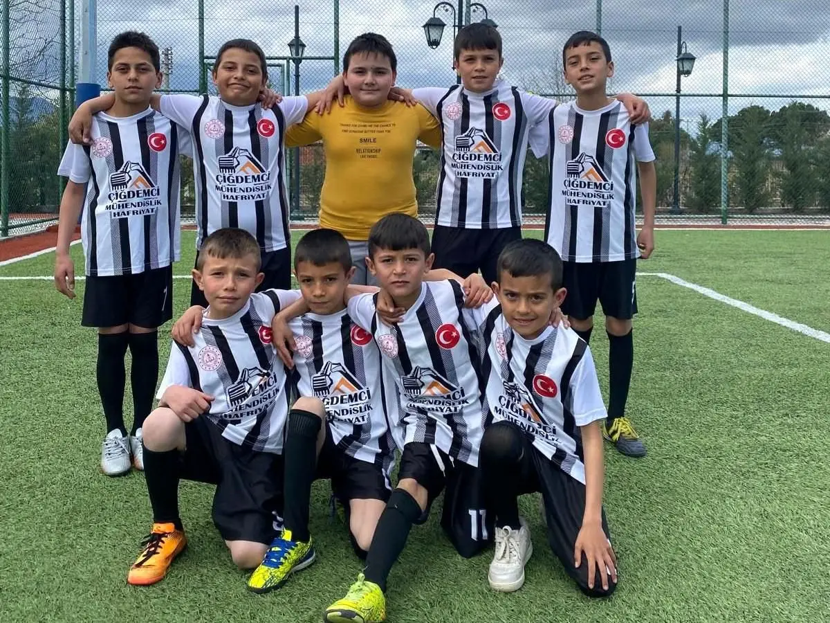 Kırsal Okul, 23 Nisan Futbol Turnuvasında Büyük Zafer Kazandı