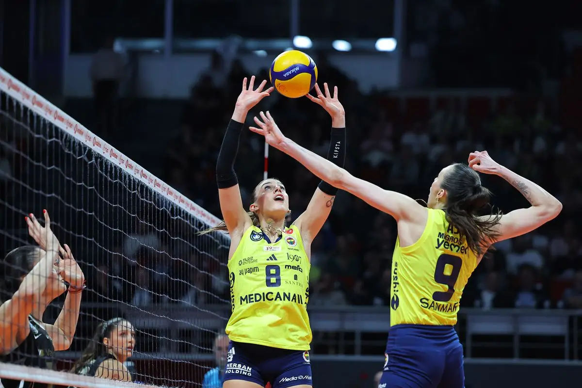 VakıfBank, Sultlar Ligi Finalinde Fenerbahçe Medicana’yı 3-0 Mağlup Etti