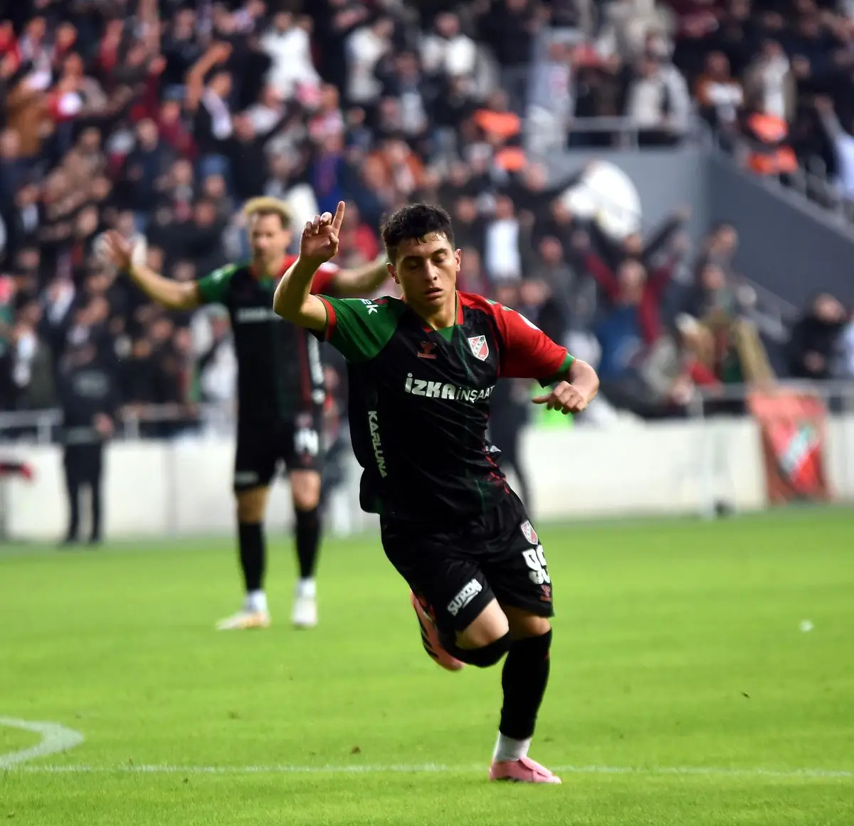 Karşıyaka’nın Yıldızları Parlıyor: Genç Yeteneğin Yükselişi ve Yeni Stadyum Hamlesi