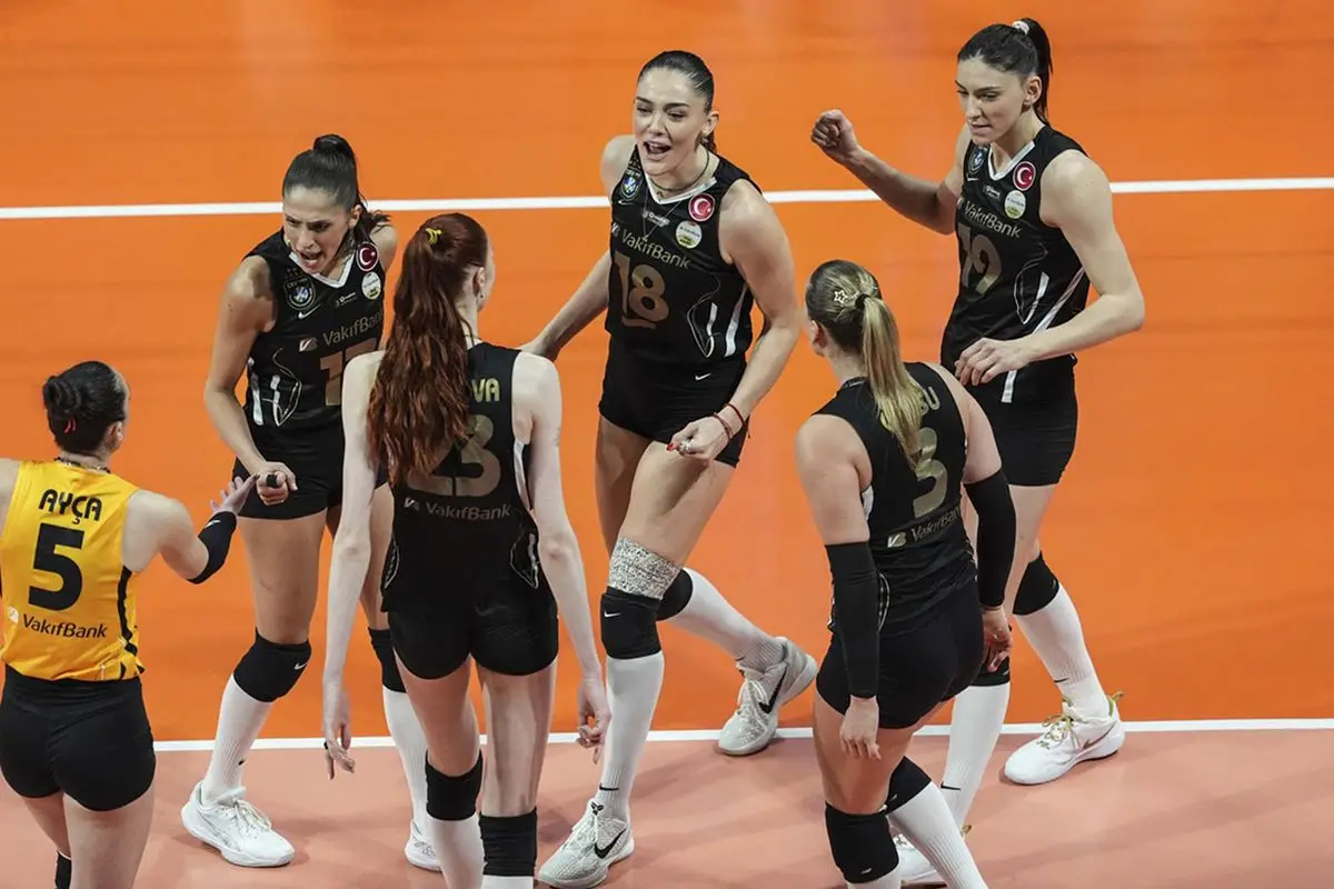 VakifBank, Sultanlar Ligi Finalinde Fenerbahçe Medicana’yı 3-0 Mağlup Etti