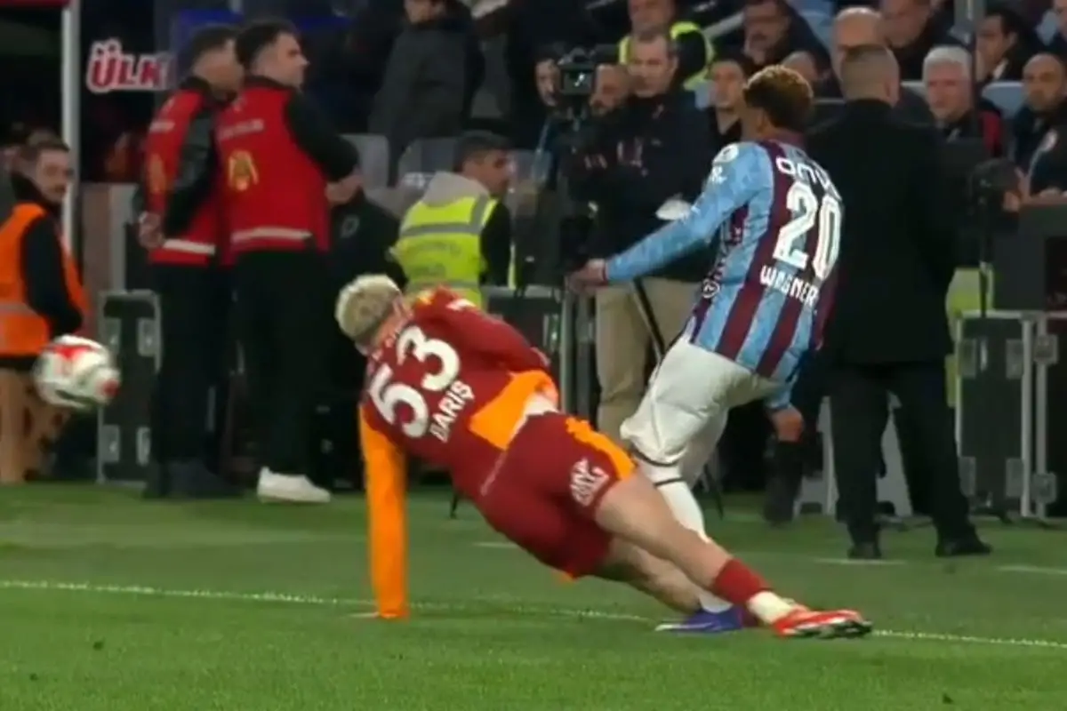 VAR Gözünden Galatasaray: Bardakcı ve Aydın’ın Çekişmeli Anılarına Dikkat!