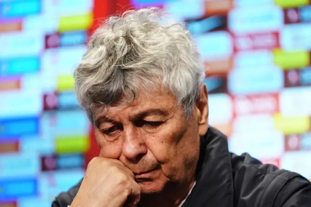Lucescu taktik tahtasında
