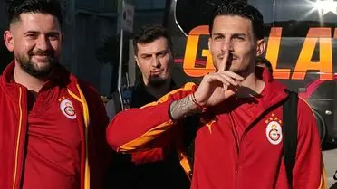 Uğurcan Çakır, Galatasaray Taraftarını İzmir Havalimanında Üçlüyle Coşturdu