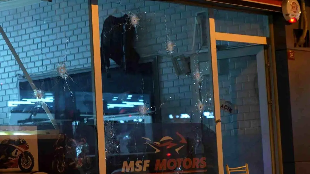 Ümraniye'de Alacak-Verecek Tartışması Kanlı Sona Erdi: 4 Yaralı