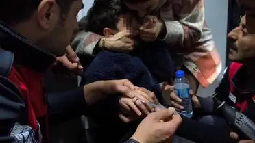 İskenderun’da Parmakta Sıkışan Yüzük, İtfaiye Ekiplerinin Hızlı Müdahalesiyle Çıkarıldı