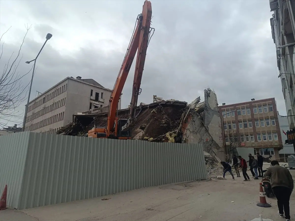 Keşan’da Çevre İhlali Yapan Yükleniciye 160 Bin Lira Para Cezası Kesildi