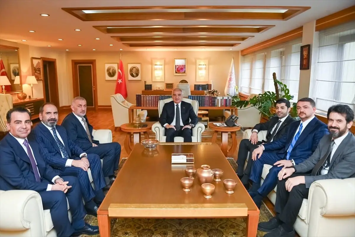 Kültür ve Turizm Bakanı Ersoy, TFF Başkanı Hacıosmanoğlu ile Futbol ve Turizm Stratejileri Üzerine Görüştü