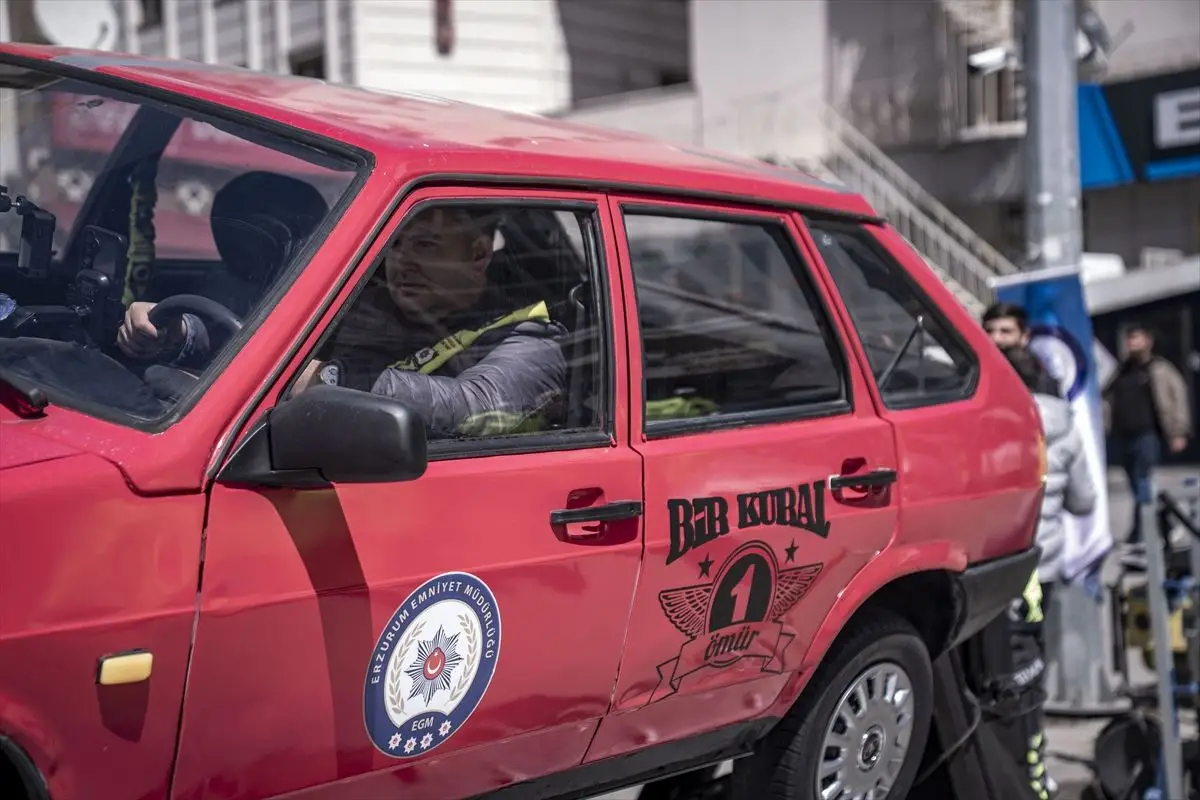 Erzurum’da Emniyet Kemeri Simülasyonu: Hayat Kurtaran Bilinçlenme Kampanyası