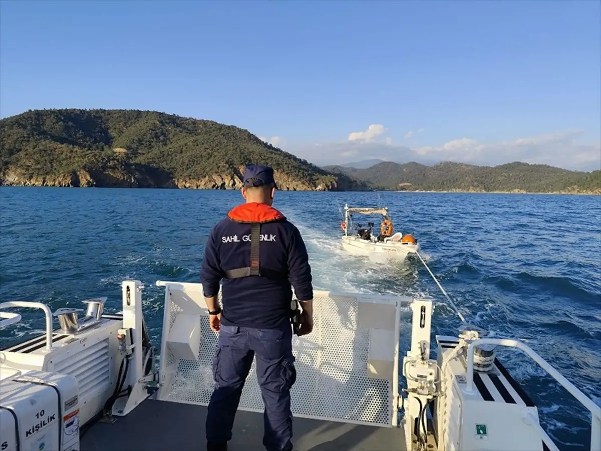 Fethiye Açıklarında Makine Arızası Yaşayan Tekne Başarıyla Kurtarıldı