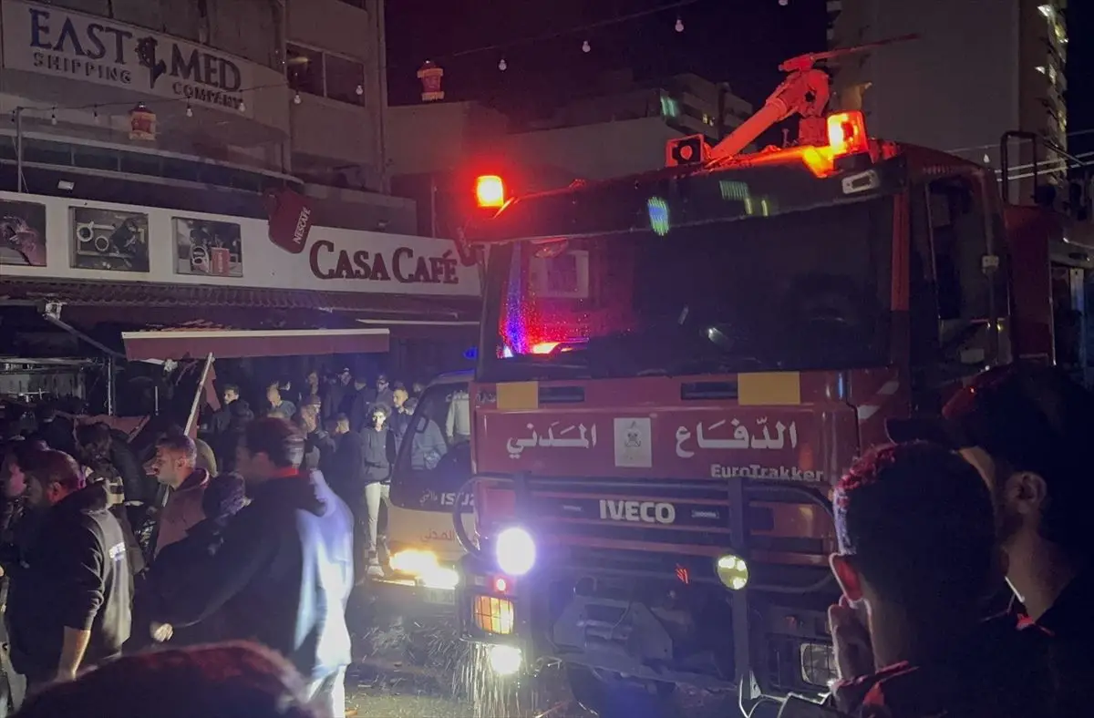 İsrail'in Sayda'ya Hedeflediği Hava Saldırısı: 8 Ölü, 22 Yaralı