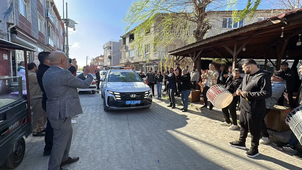 Polis Haftası kutlaması için düzenlenen sahte kavga sahnesi