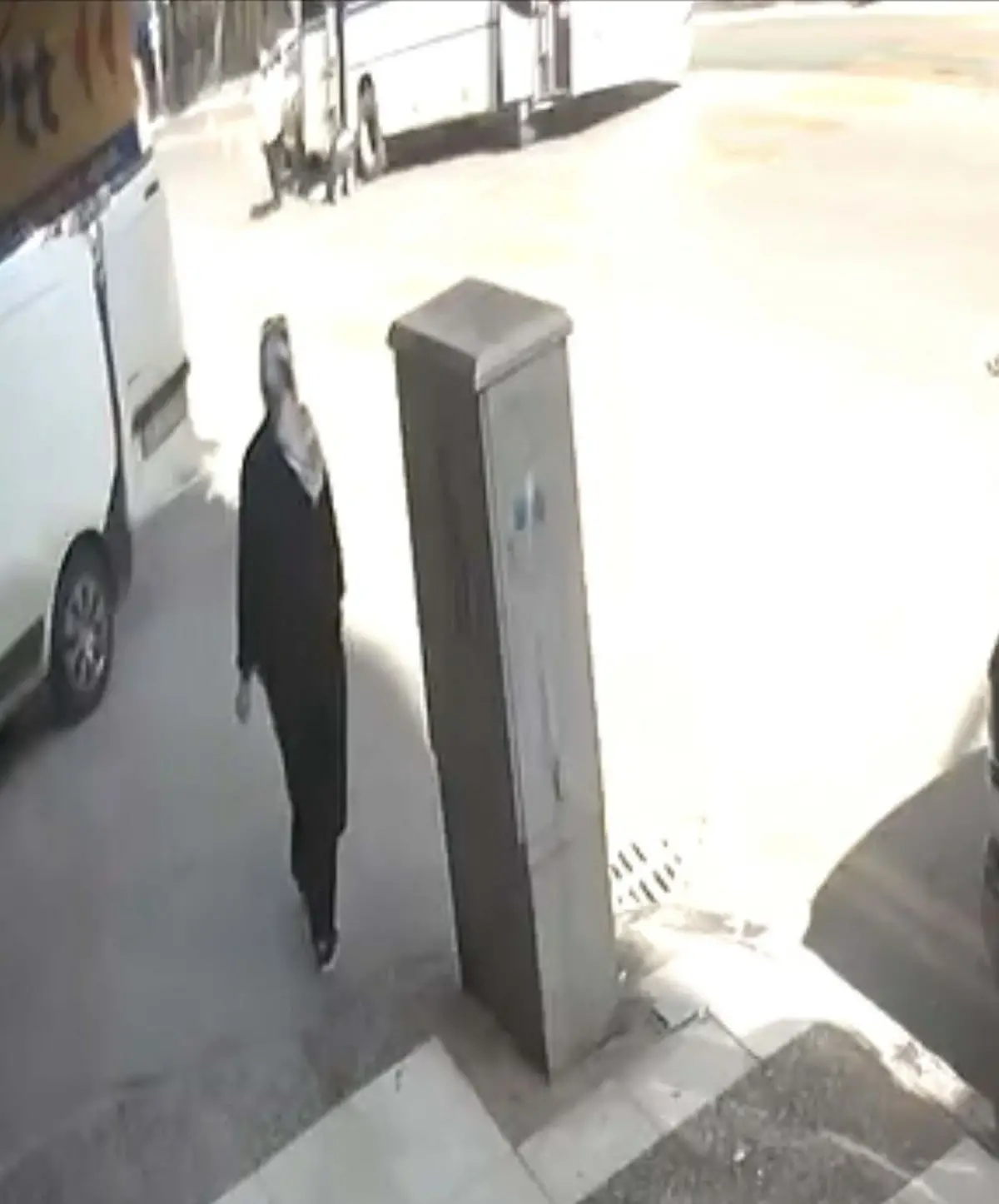 Manisa’da Kriko Kaymasıyla Minibüs Altında Kalan Şoför Ağır Yaralandı