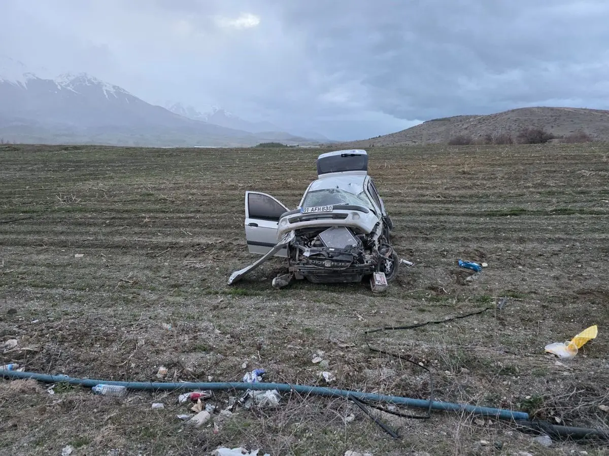 Doğanşehir'de Takla Atan Araçta Anne ve İki Çocuğu Yaralandı